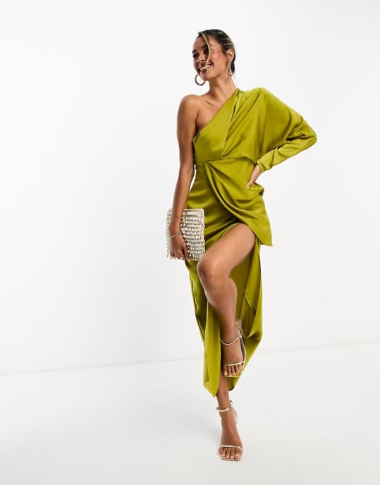 ASOS DESIGN satin one-shoulder drapedetalj midi klänning i chartreuse - Image 1