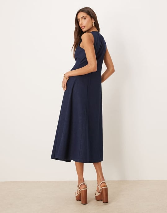 Nobody's Child Shari sleeveless a-line button denim midi dress in indigo - Image 3