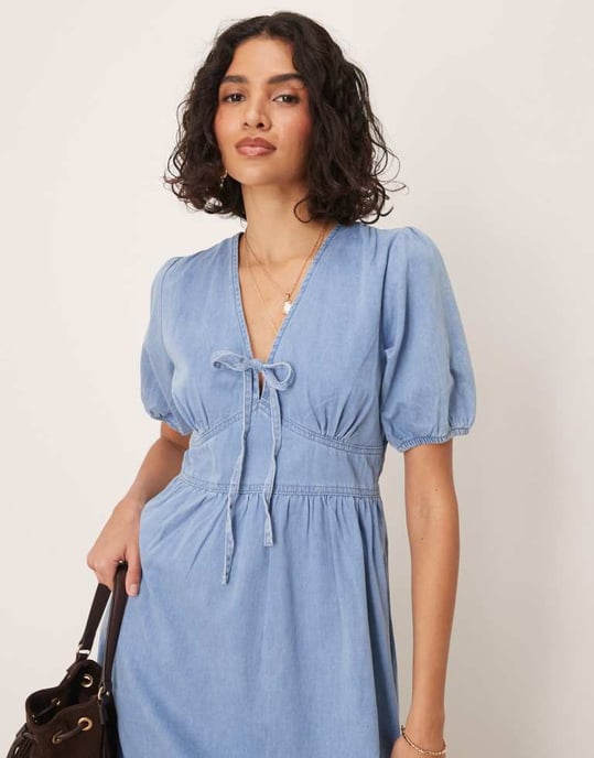 Nobody's Child Astra denim twill midi dress in light blue - Image 3