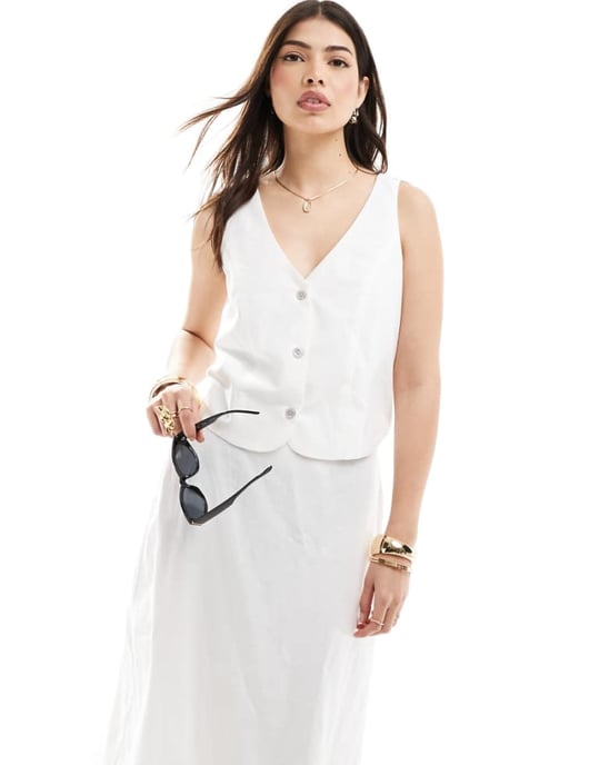 ASOS DESIGN knappgenomgående linne midi-klänning med urklipp i vitt - Image 1