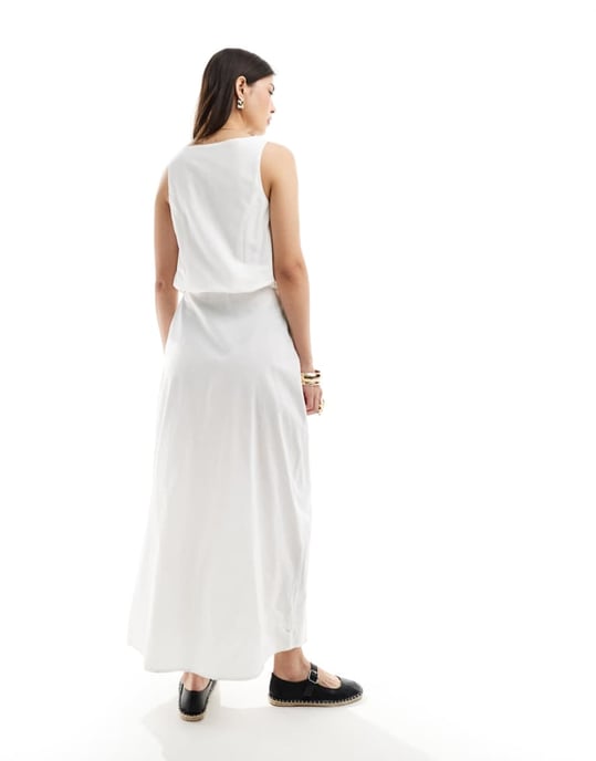 ASOS DESIGN knappgenomgående linne midi-klänning med urklipp i vitt - Image 3