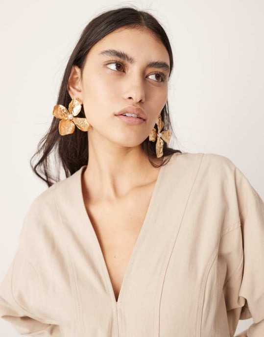 ASOS EDITION V-ringad långärmad midaxi-klänning i stenfärg - Image 3