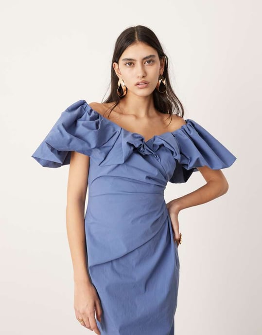 ASOS EDITION bardot rynkad puffärmar maxiklänning i blått - Image 4