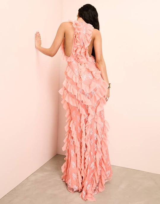 ASOS LUXE spets volang chiffon halterneck maxiklänning med korsett-detalj i aprikos - Image 4