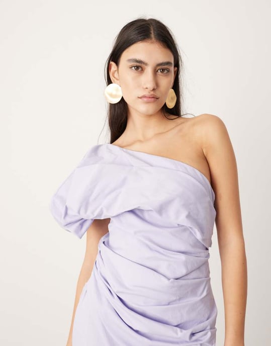 ASOS EDITION enaxlad rynkad maxiklänning i lila - Image 4