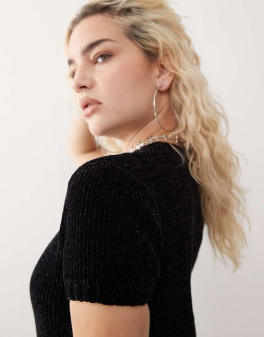 Monki kortärmad supermjuk mini stickad klänning i svart - Image 3