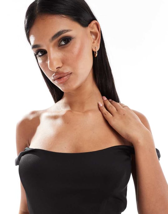 ASOS DESIGN strukturerad bardot mini med formad kjol i svart - Image 4