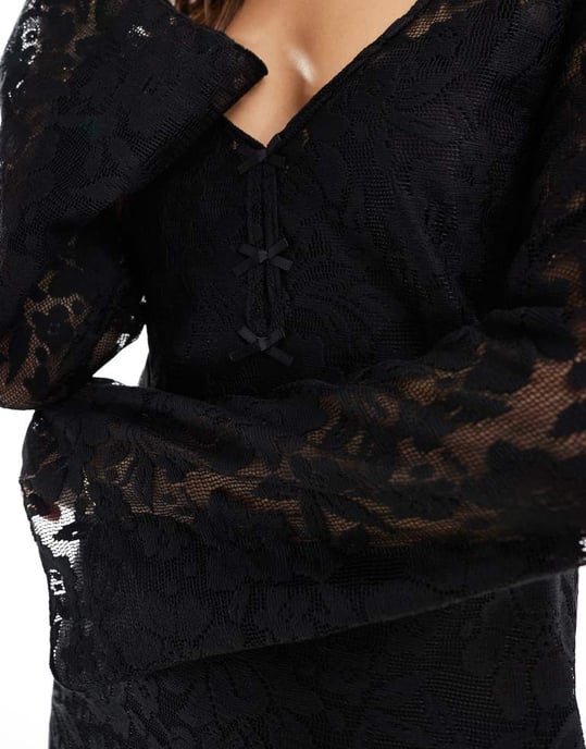 NA-KD deep v neck lace mini dress in black - Image 3