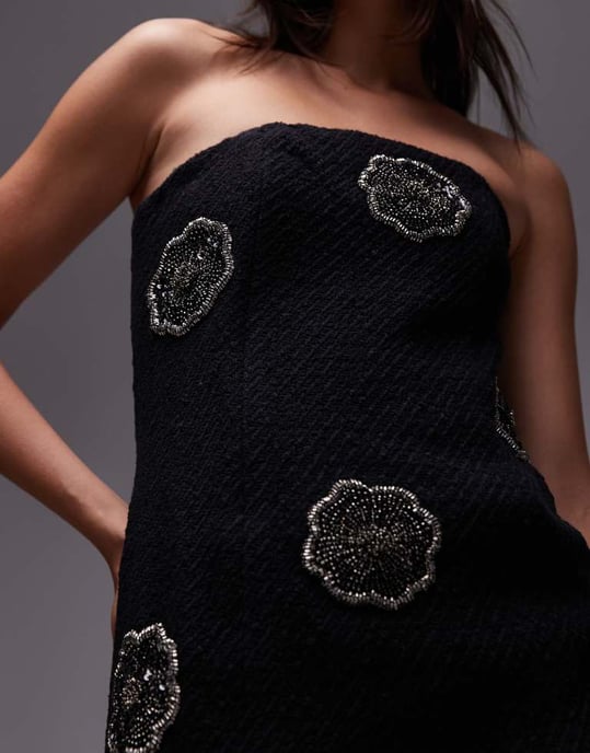 & Other Stories bandeau miniklänning i svart med dekorerade blommor - Image 4