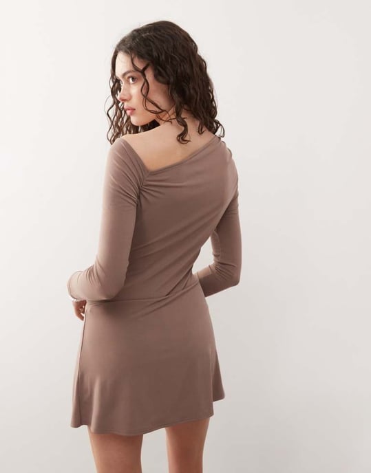 Reclaimed Vintage slinky long sleeve skort dress in brown - Image 3