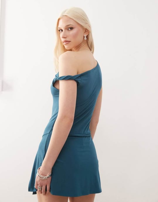 Reclaimed Vintage slinky skort dress with twist shoulder detail in midnight blue - MBLUE - Image 4