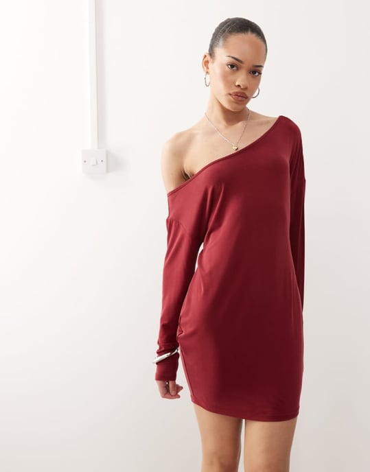 Motel shelisa off-shoulder slouchy mini dress in burgundy - Image 4