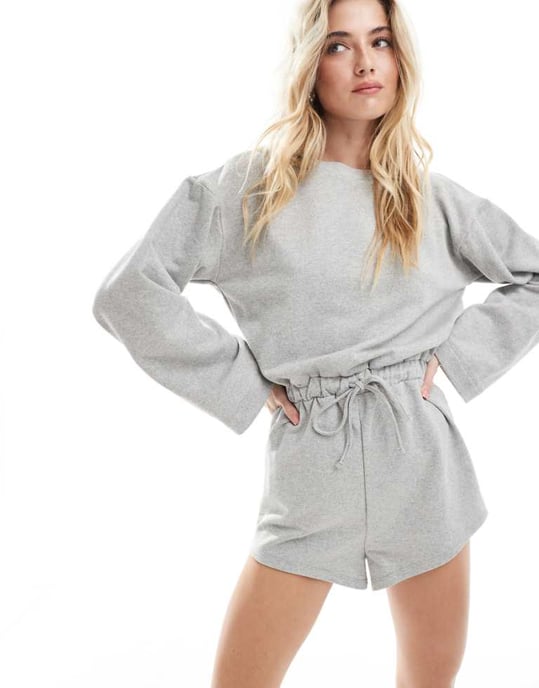 ASOS DESIGN långärmad jumpsuit med kanalmidja och superkort i grått - Image 1