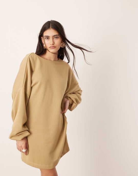ASOS EDITION jerseyklänning med rundad hals och öppen rygg i khakigrön - Image 1