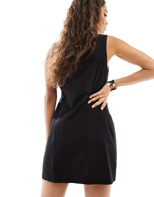 ASOS DESIGN Petits mini knappradad linne västklänning i svart - Image 4