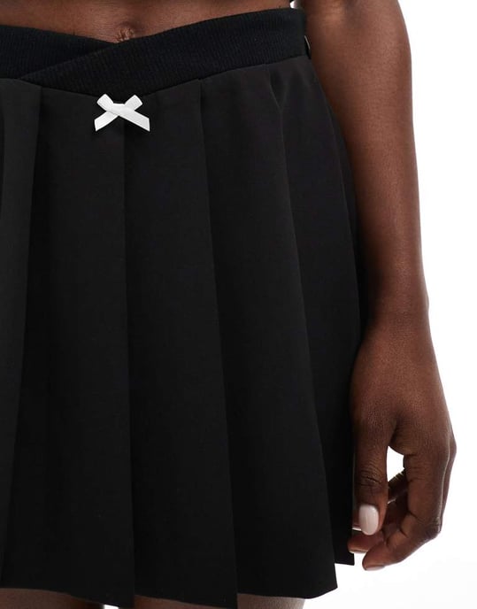 Miss Selfridge skräddarsydd sportig trim plisserad minikjol i svart - Image 4