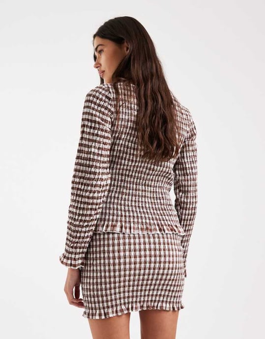 ASOS DESIGN shirred mini kjol i brun gingham - Image 2
