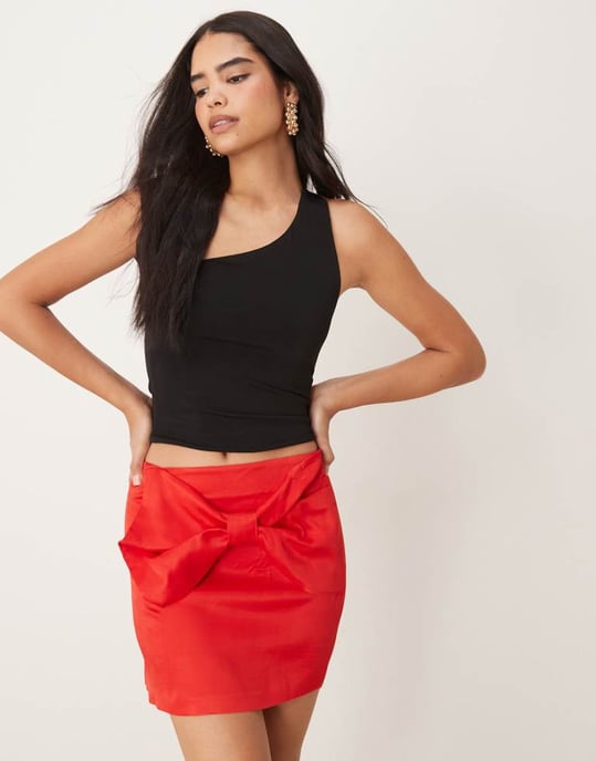 ASOS DESIGN mini kjol med rosett i röd - Image 2