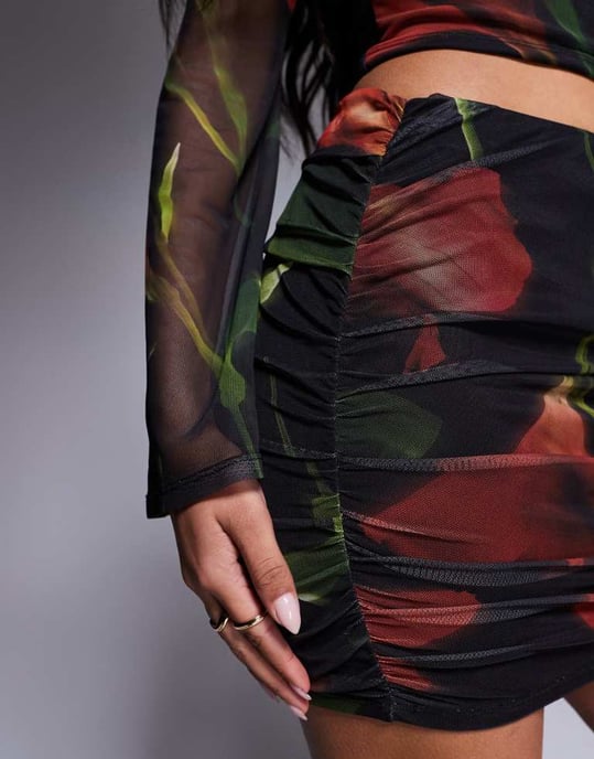 ASOS DESIGN matchande rynkad sidominikjol i svart blommönster - Image 4