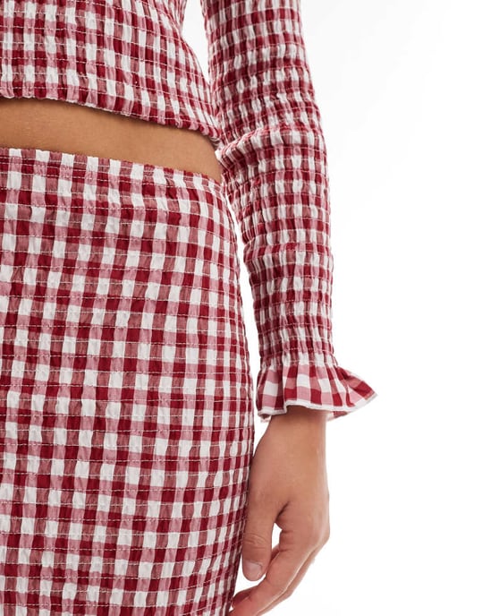 ASOS DESIGN rynkad minikjol i röd rutig mönster - Image 4