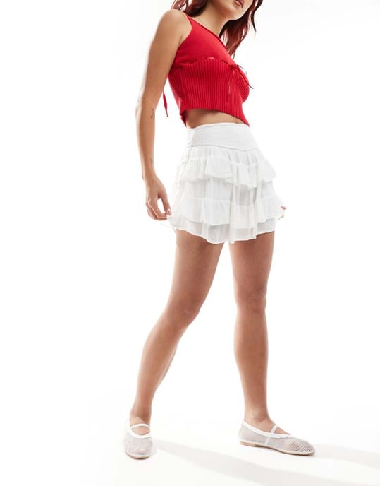 Hollister lager på lager kvinnlig minikjol i vitt - Image 4