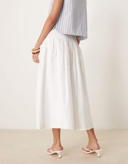 Nobody's Child Thelma shirred waist boho midi skirt in white - Image 4
