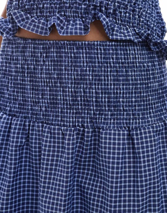 ASOS DESIGN shirred maxikjol med matchande överdel i blå rutigt - Image 2