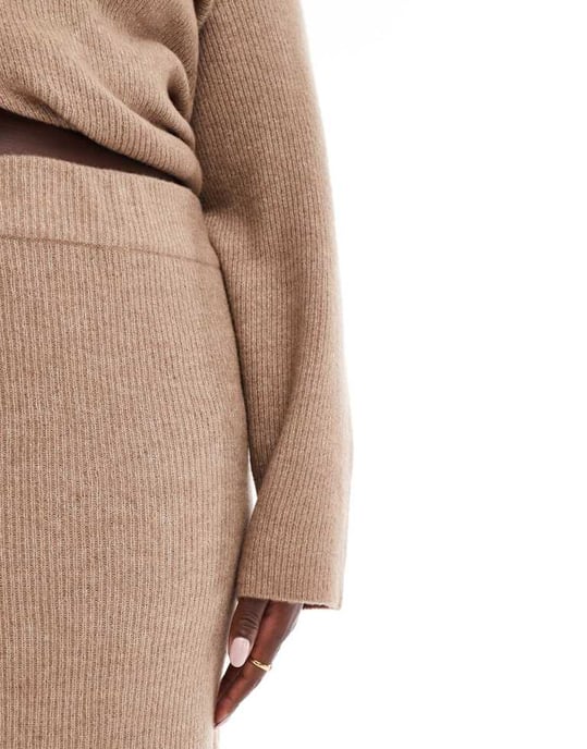 Pieces Curve knitted maxi skirt co-ord in taupe - Image 3