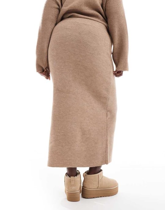 Pieces Curve knitted maxi skirt co-ord in taupe - Image 4