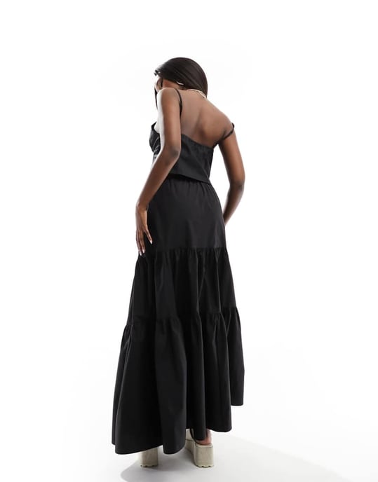 Kaiia tiered maxikjol set i svart - Image 2