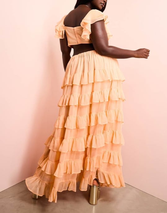 ASOS LUXE Curve co-ord strand tiered genomskinlig maxikjol i aprikos - Image 4