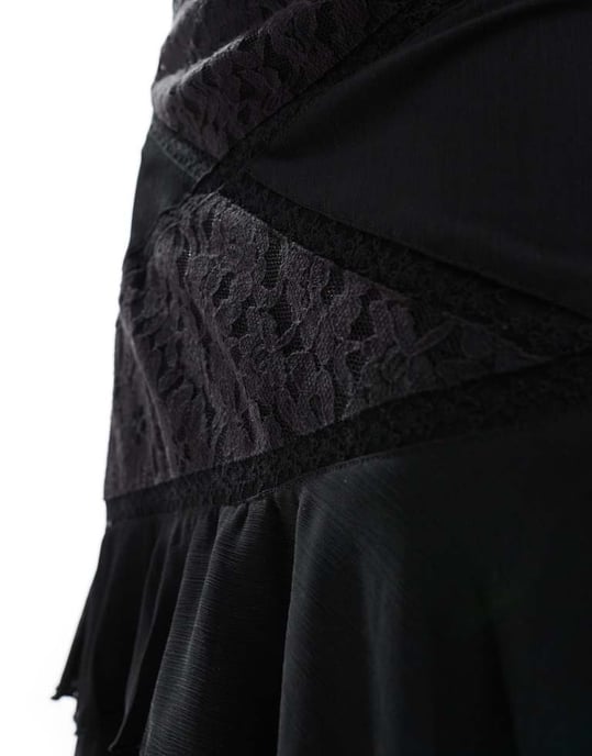 Miss Selfridge chiffong spetsmix volangmaxikjol i svart - Image 4