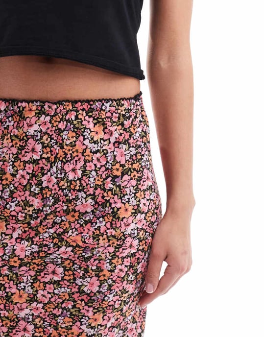 Miss Selfridge picotkantad sned maxi kjol i flerfärgad blommönster - Image 3