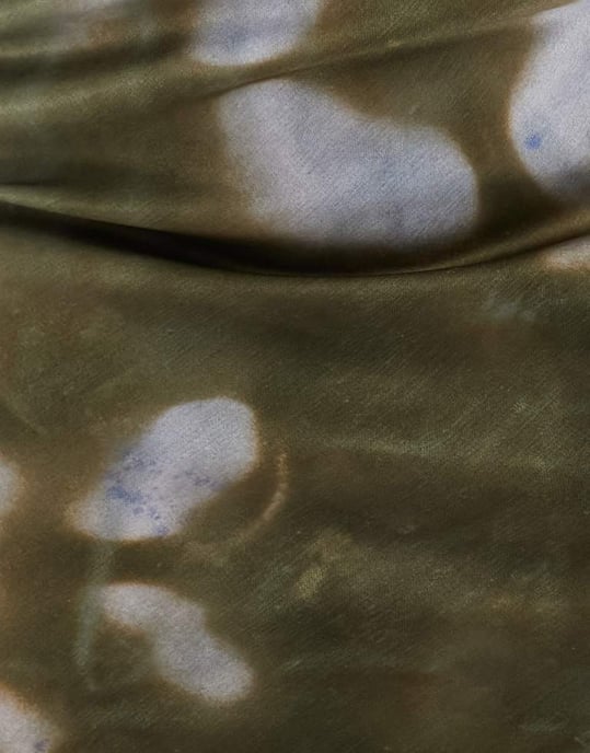 COLLUSION Plus satinsklipp maxi kjol i tie dye - Image 2