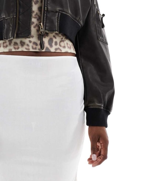 ASOS DESIGN satin maxikjol med spetsinsats i elfenben - Image 4
