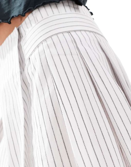 ASOS DESIGN kjol i svart och vit rand - Image 2
