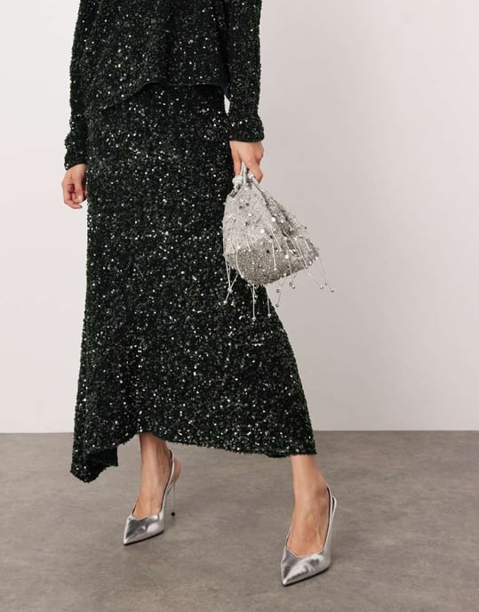 ASOS EDITION sammet helhelssynlig paljett asymmetrisk nederdel co-ord i mörkgrön - Image 2
