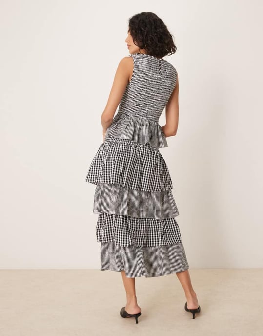 Nobody's Child Sutton tiered midaxi skirt co-ord in mono gingham - Image 4
