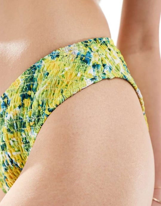 Återvunnen vintage hipsterbikiniöverkurs i gul suddig krinklad blommig tryck - Image 2