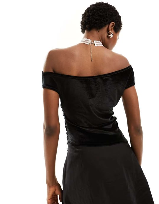 COLLUSION sammetsasymmetrisk topp i svart - Image 4