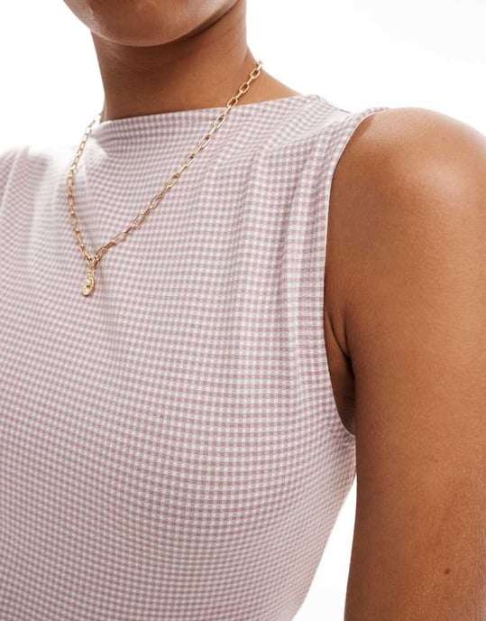 ASOS DESIGN topp med sned hals i brun rutigt - Image 3