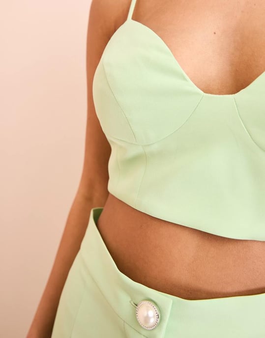 ASOS LUXE co-ord skräddarsydd bralette i grön - Image 4