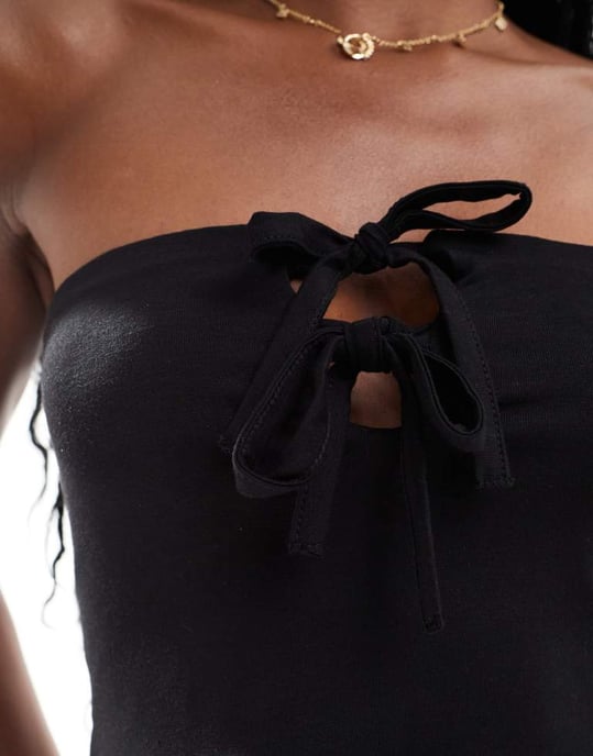 In The Style exklusiv bandeaublous med rosett i svart - Image 3