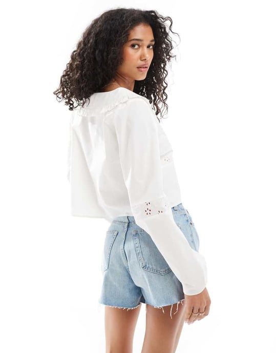 ASOS DESIGN blus med spetsinsats och knytkrage i elfenben - Image 4