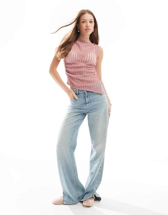 ASOS DESIGN vågig textur asymmetrisk topp i rosa - Image 4