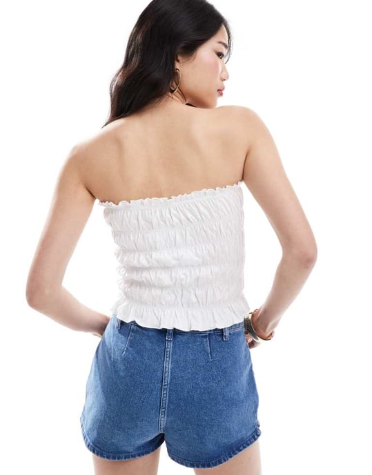 ASOS DESIGN rynkad lång bandeau i vit - Image 2