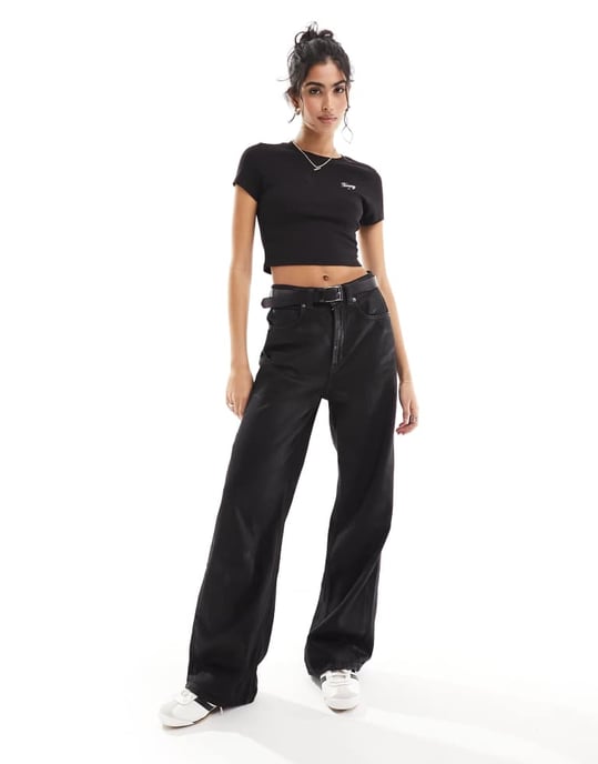 Tommy Jeans slim cropped script t-shirt in black - Image 3