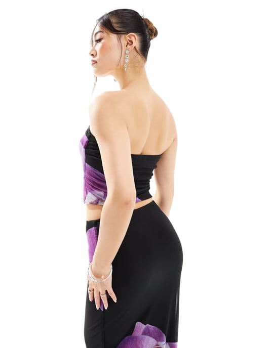 Kaiia bandeau-top set i svart och lila blommönster - Image 2