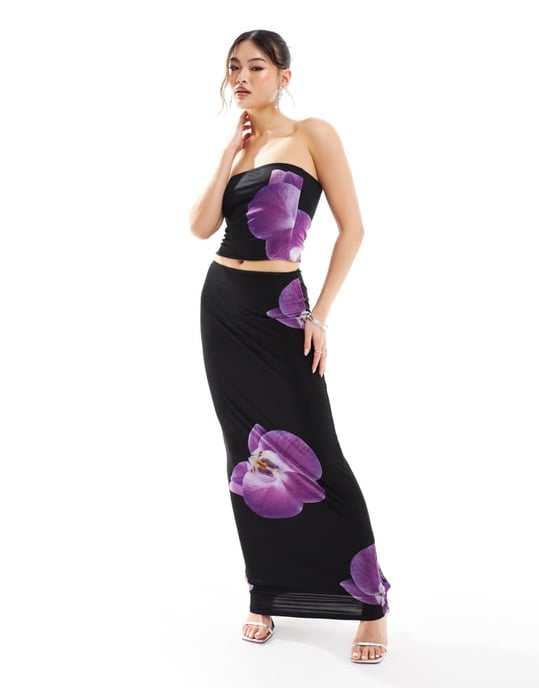 Kaiia bandeau-top set i svart och lila blommönster - Image 4