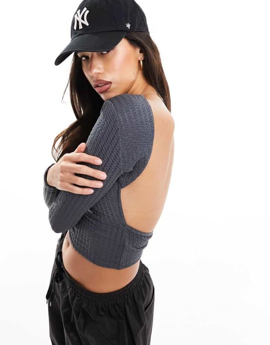 ASOS DESIGN texturerad ryggradslös långärmad topp i grått - Image 4